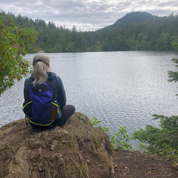 Meet your Posher, Julie - Picture 2 of 4